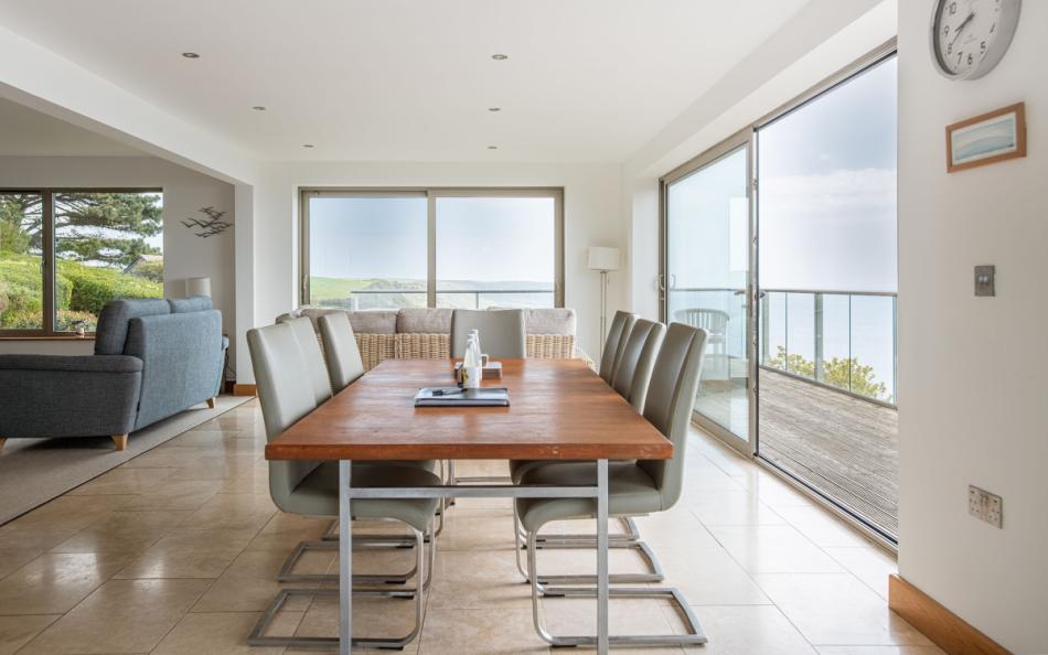 Beautiful views and a lovely dining space at Horizons 