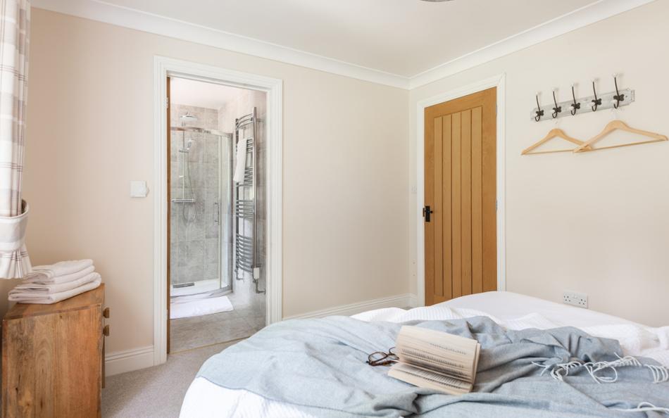 En suite at Gorselands Cottage