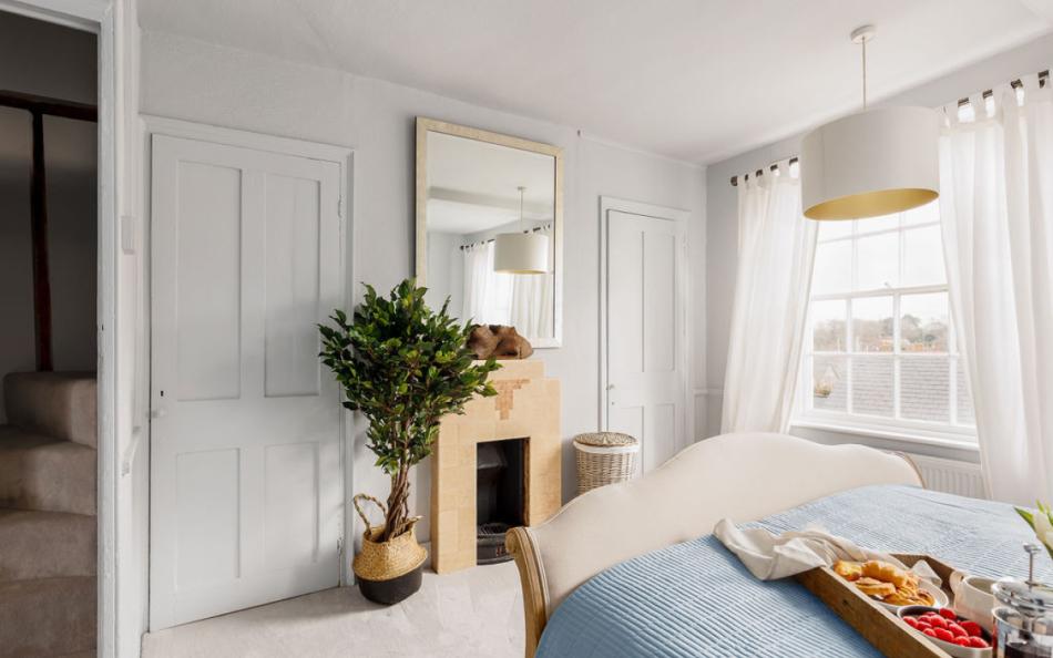 kitchen with wardrobes at Saddlers Cottage