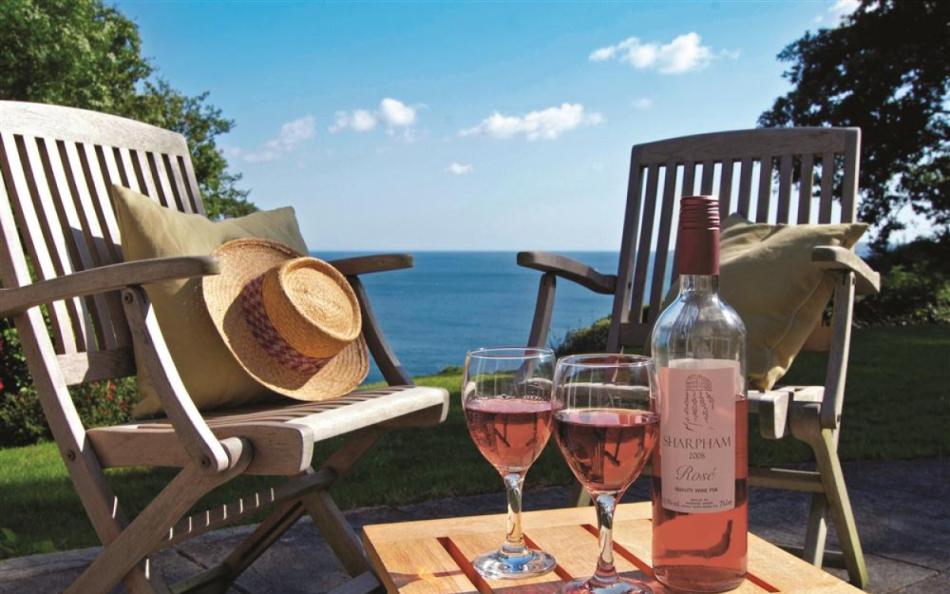 Fairyfield holiday home in Stoke Fleming near Dartmouth sleeps 8