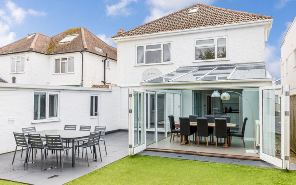 Broad Reach holiday home in Sandbanks, sleeps 9 people