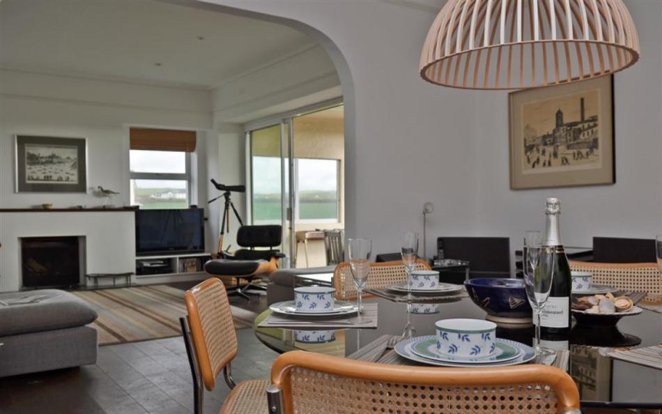 dining area at South Riding in Thurlestone