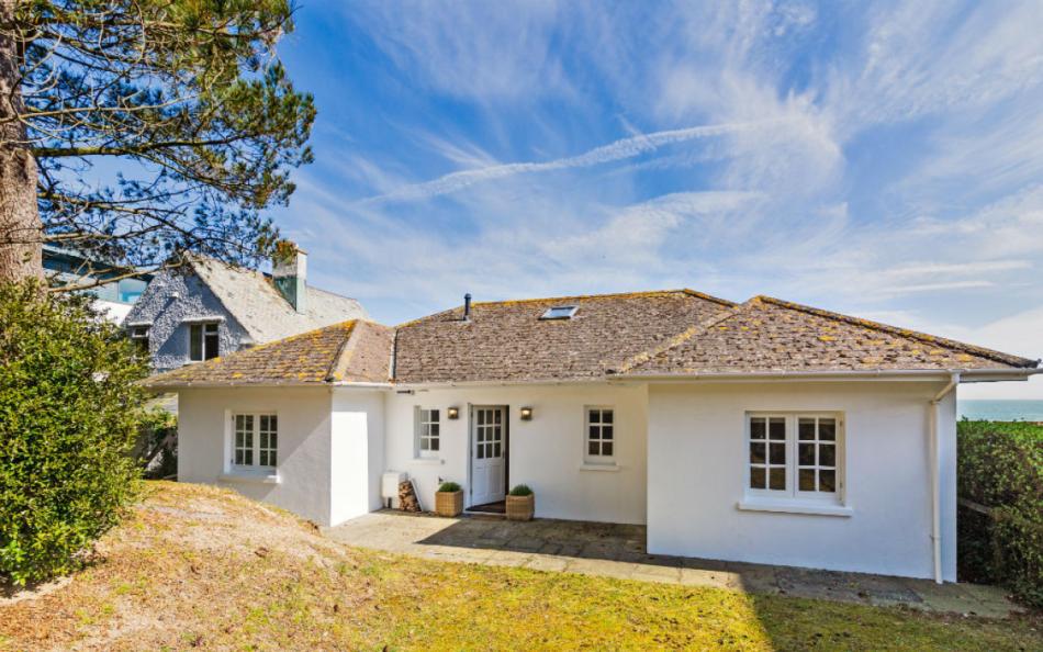 Holwell holiday home in Sandbanks, Poole that sleeps 8 people