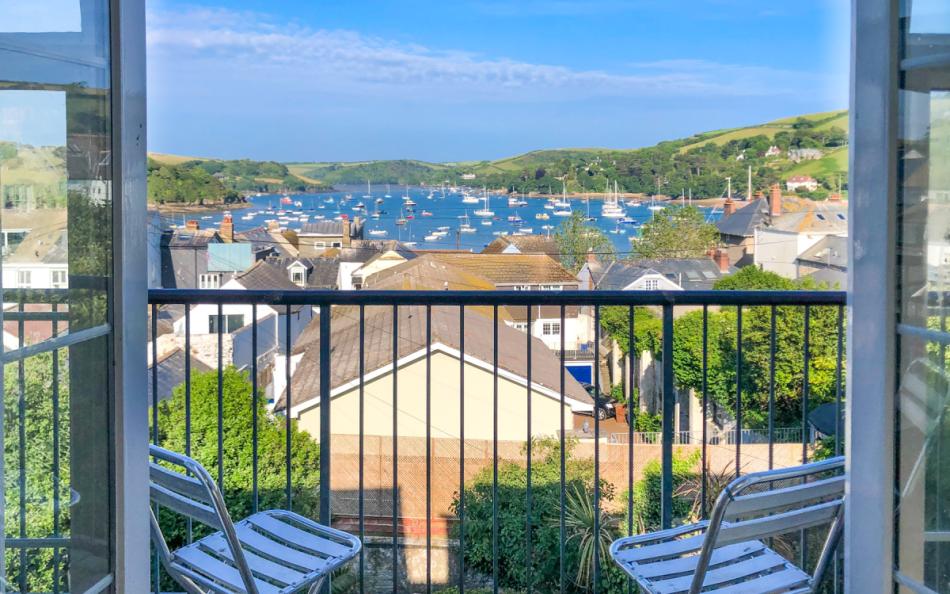9 Courtenay Street sleeps 8 holiday cottage in Salcombe