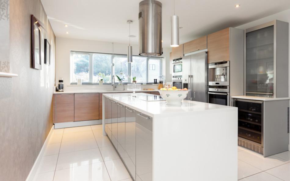 Large modern kitchen at Harbour Lights