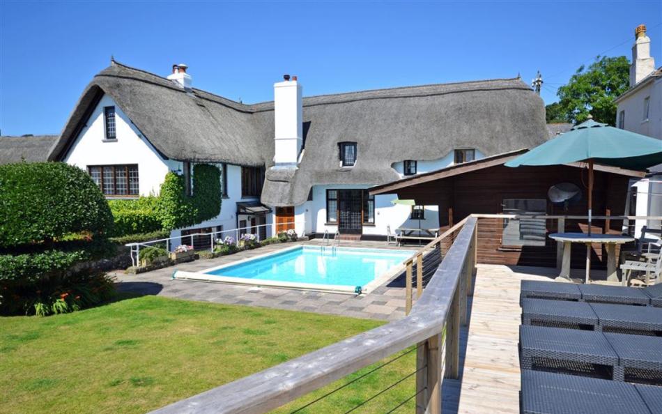 Home Cottage in Thurlestone, large house for group holidays sleeps 13