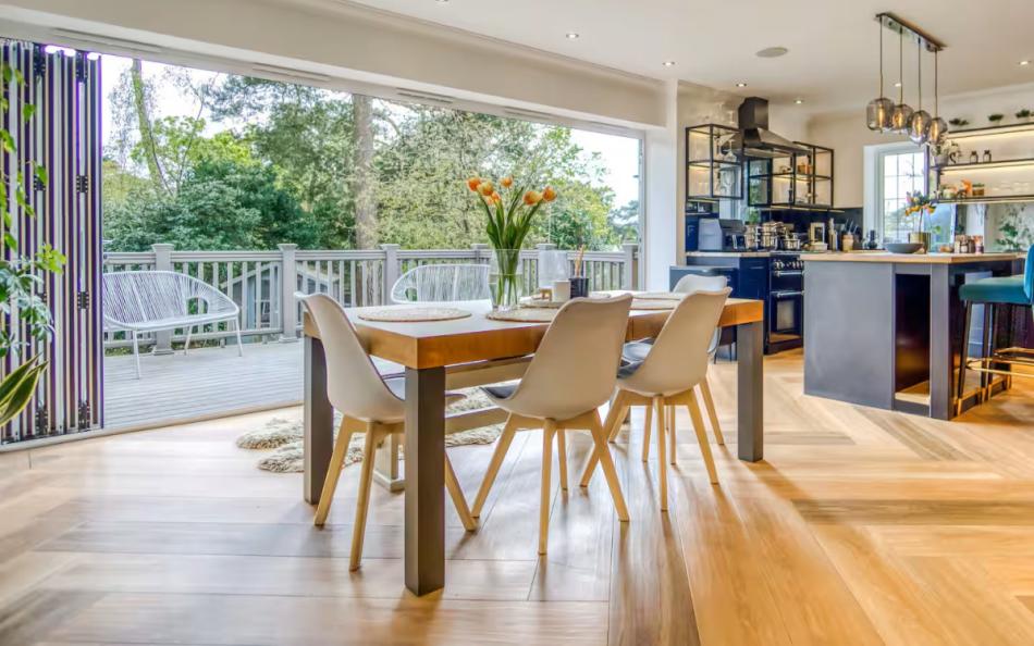 light dining area at Summer Pines 