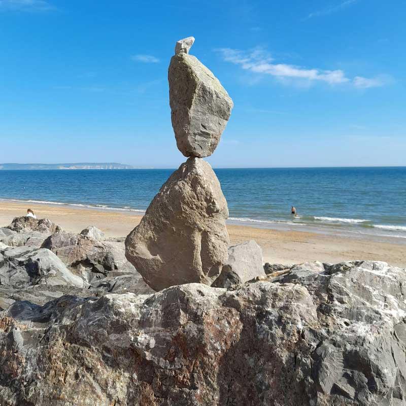 Find Large Cottages in Barton On Sea that Sleeps 8 or More