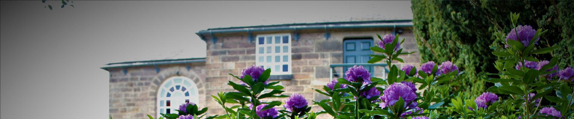 Large holiday cottages available near Belper, Derbyshire, suitable for families and group bookings who enjoy trail and valley walking