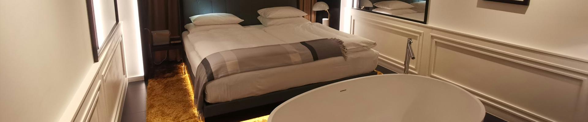 Large holiday cottages available near Bigbury on Sea, Devon and suitable for families and group bookings who enjoy spending days at the coast, surfing and coastal walks before returning to spacious and relaxing living areas