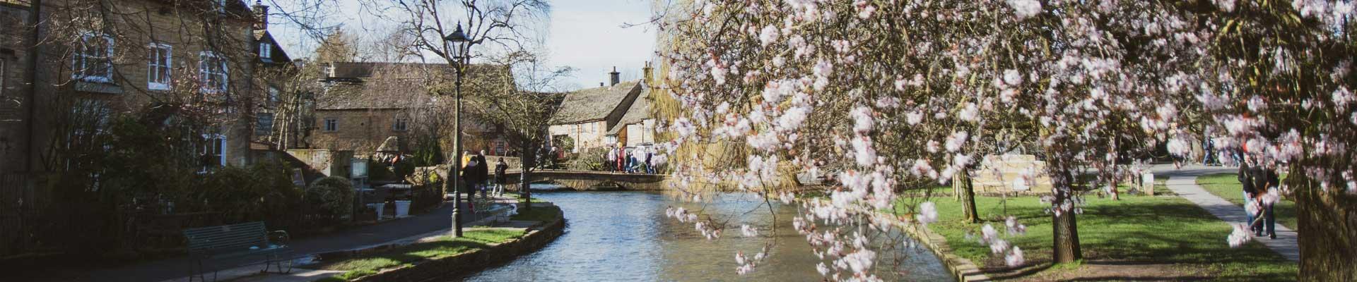 Large holiday cottages available in Bourton on the Water, Gloucestershire suitable for families and group bookings who enjoy riverside walks