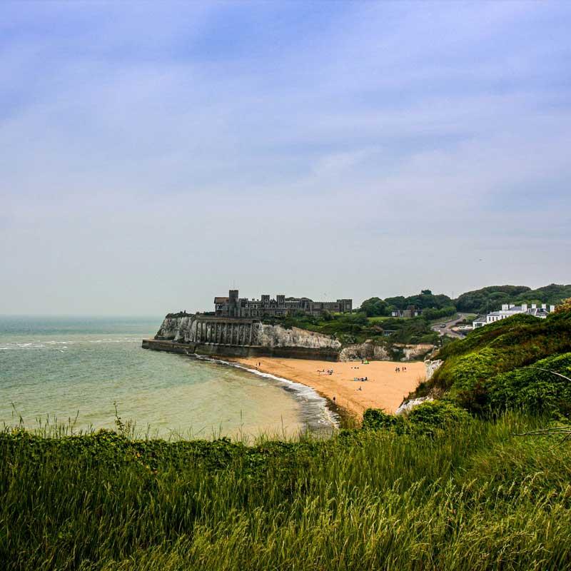 Find Large Cottages in Broadstairs that Sleeps 8 or More