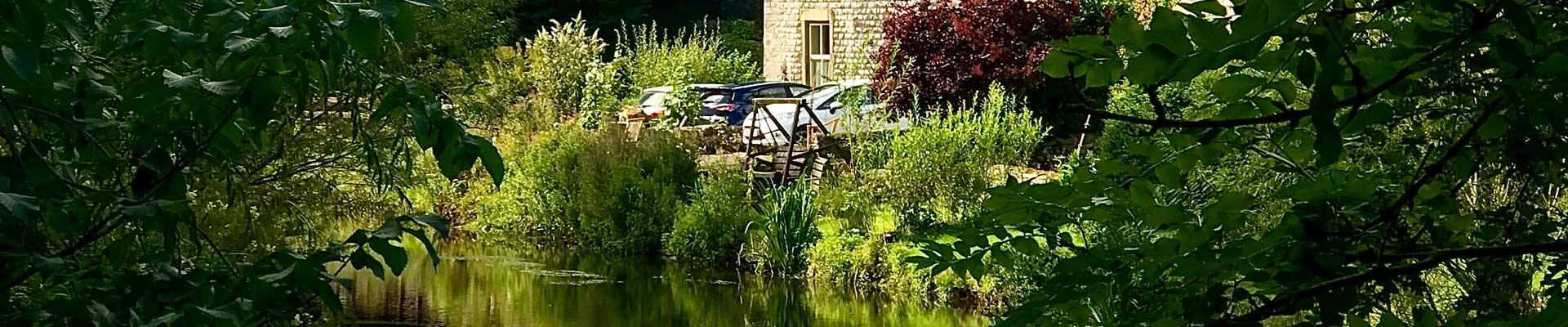Large holiday cottages available near Buxton, Derbyshire, suitable thrill seekers and for families and group bookings who enjoy riverside and countryside walks