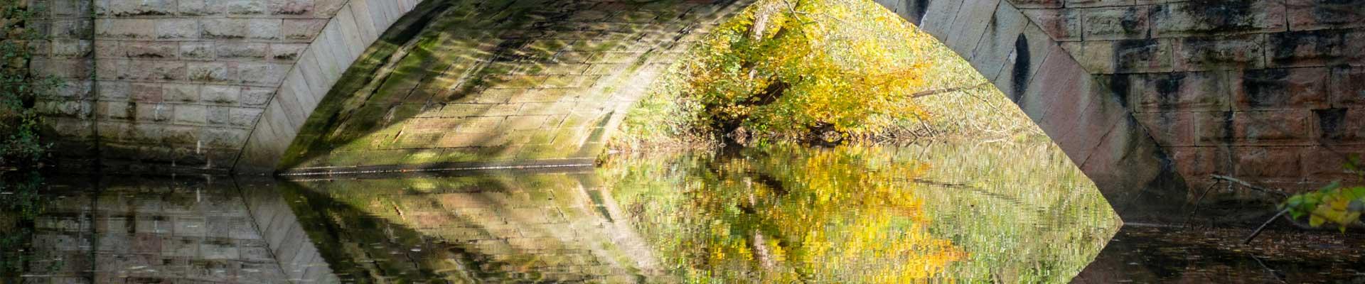 Large holiday cottages available near Calver, Derbyshire, suitable for families and group bookings who enjoy riverside and woodland walks