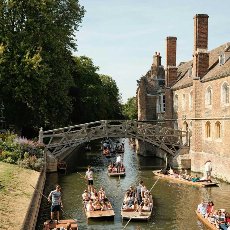 Find Large Cottages in Cambridge that Sleeps 8 or More