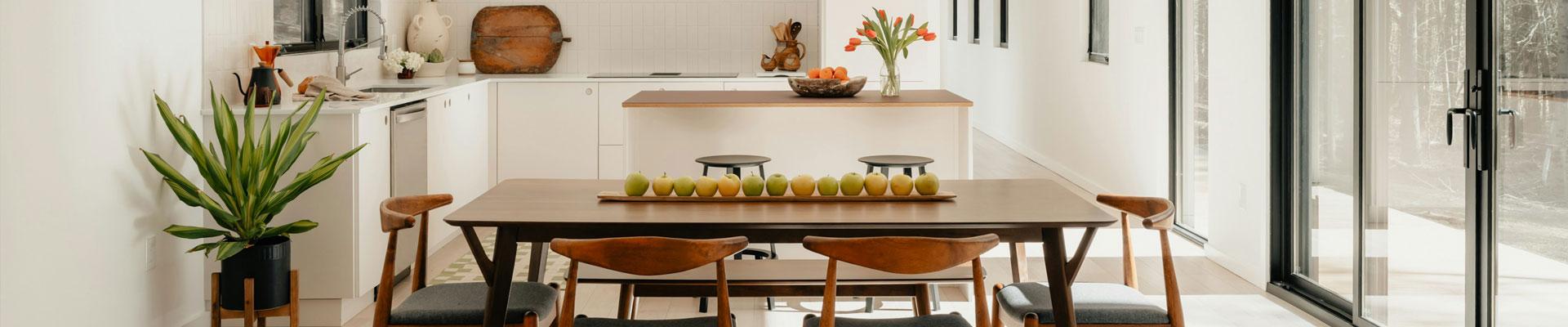 Large holiday cottages available in Castle Hedingham, Essex suitable for families and group bookings who enjoy the peaceful contryside whilst staying in spacious and relaxing accomodation