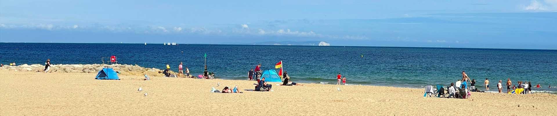 Large holiday cottages available in Christchurch, Dorset close to beautiful sandy beaches