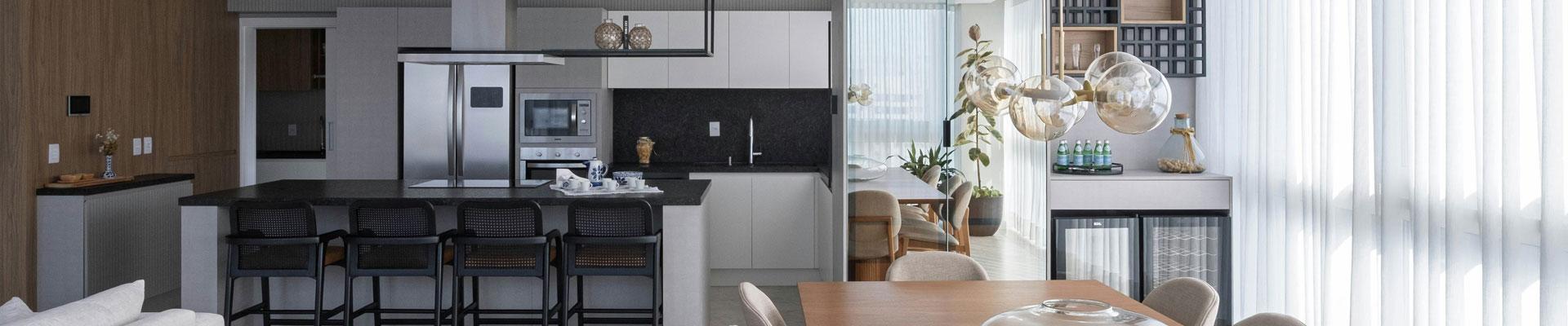 Large holiday cottages available near Downderry in Cornwall close to beautiful beaches & coastal walks suitable for families and group bookings who enjoy days at the beach and exploring nearby cities