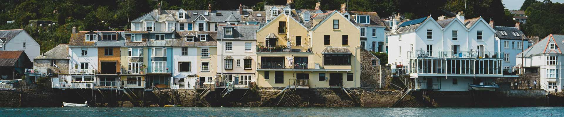 Large holiday cottages available in Fowey, Cornwall close to beautiful beaches and traditional working harbours