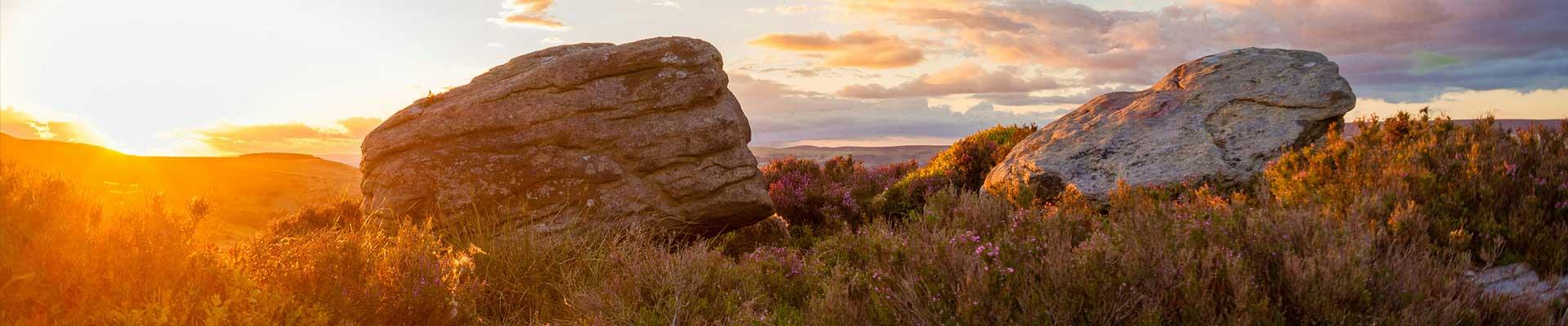 Large holiday cottages available in Glossop, Derbyshire suitable for families and group bookings who enjoy explore the local moorland and great outdoors offering fantastic sunsets