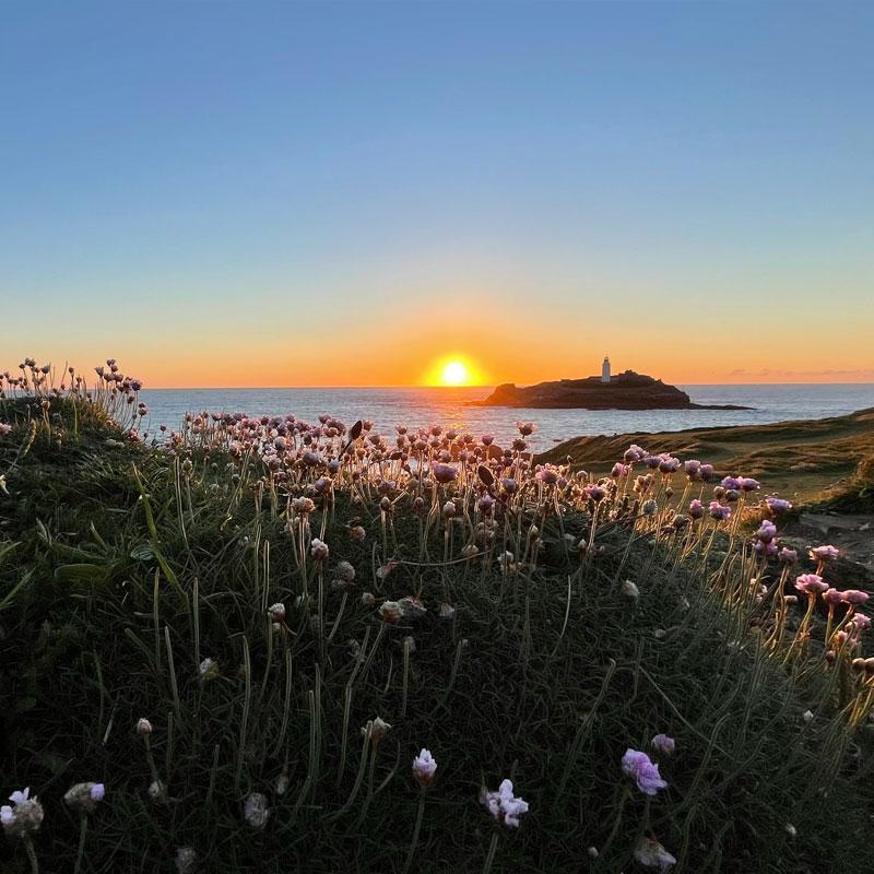 Find Large Cottages in Hayle that Sleeps 8 or More