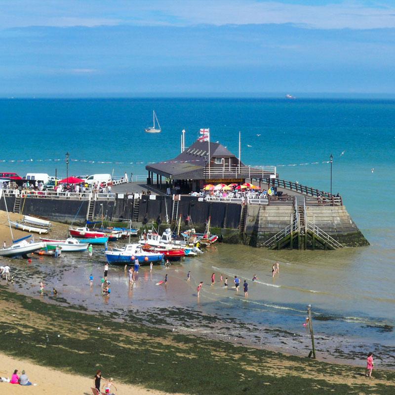 Find Large Cottages in Kent that Sleeps 8 or More