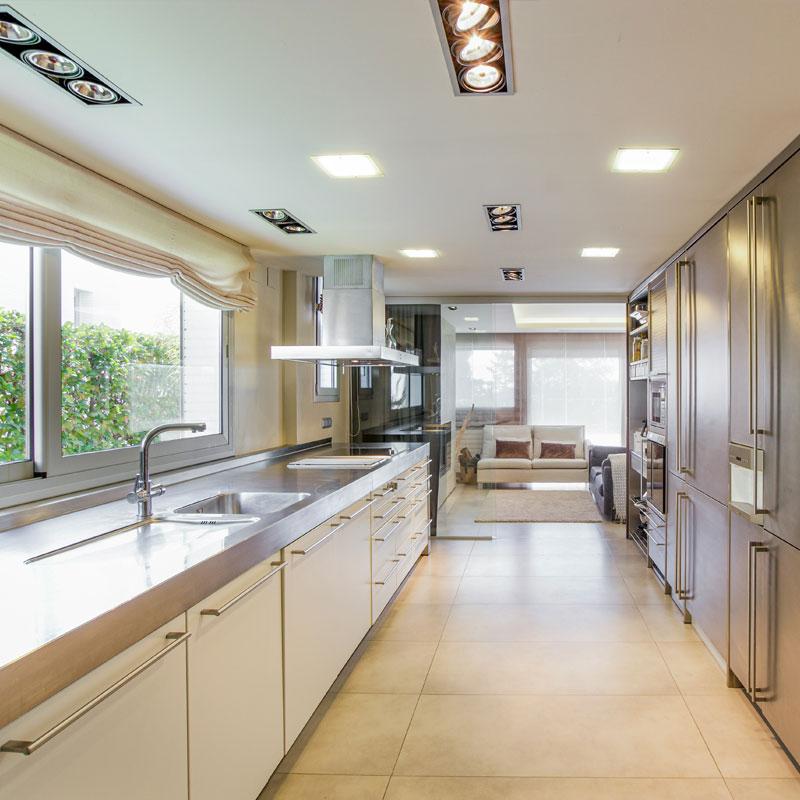 Find Large Cottages in Lamorna that Sleeps 8 or More