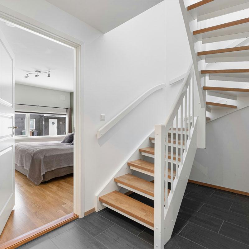Find Large Cottages in Lydney that Sleeps 8 or More