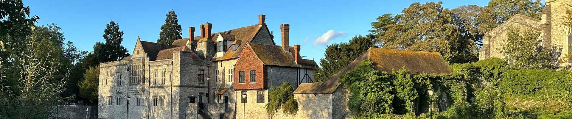 Large holiday cottages available in Maidstone, Kent a historic market town with a mix of urban and rural attractions