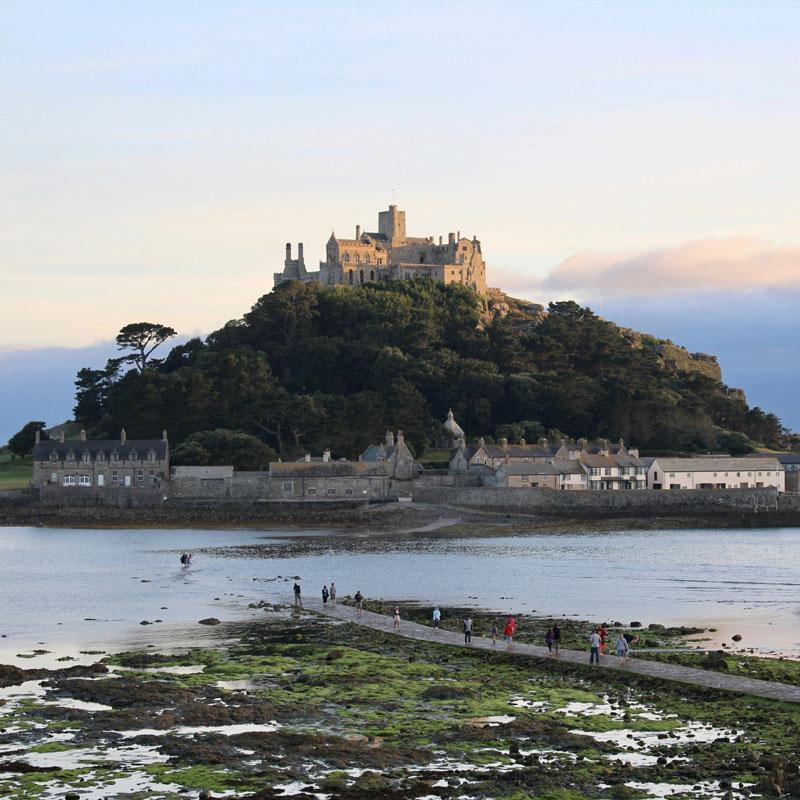 Find Large Cottages in Marazion that Sleeps 8 or More