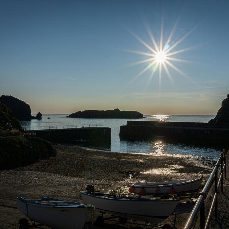 Find Large Cottages in Mullion that Sleeps 8 or More