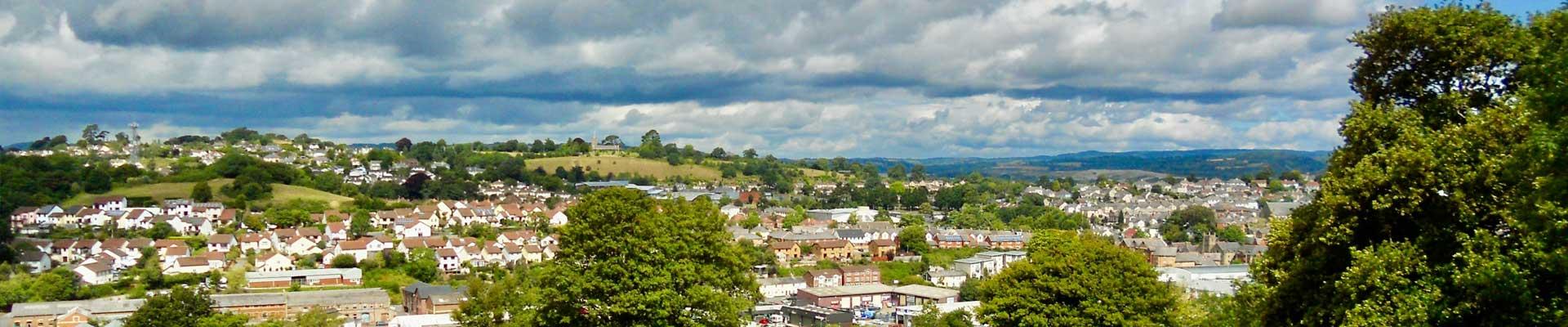 Large holiday cottages available in Newton Abbot, Devon suitable for families and group bookings who enjoy days out exploring the country parks and the local zoo
