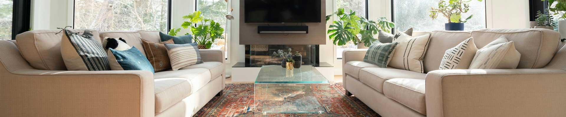 Large holiday cottages available in Paington, Devon suitable for families and group bookings who enjoy being at the beach and heading into a vibrant town before returning to spacious and relaxing living accomodation in beautiful surroundings areas with incredible facilities