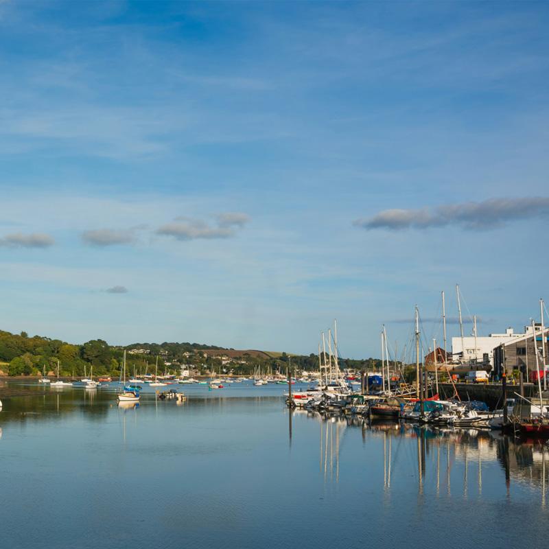 Find Large Cottages in Penryn that Sleeps 8 or More