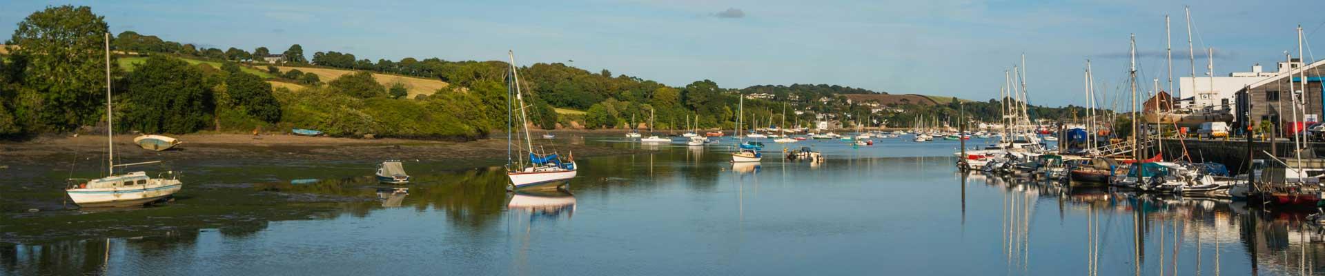 Large holiday cottages available in Penryn, Cornwall close to beautiful beaches and traditional vibrant working harbours