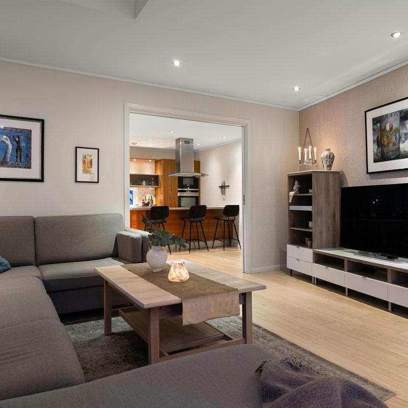 Find Large Cottages in Pocklington that Sleeps 8 or More