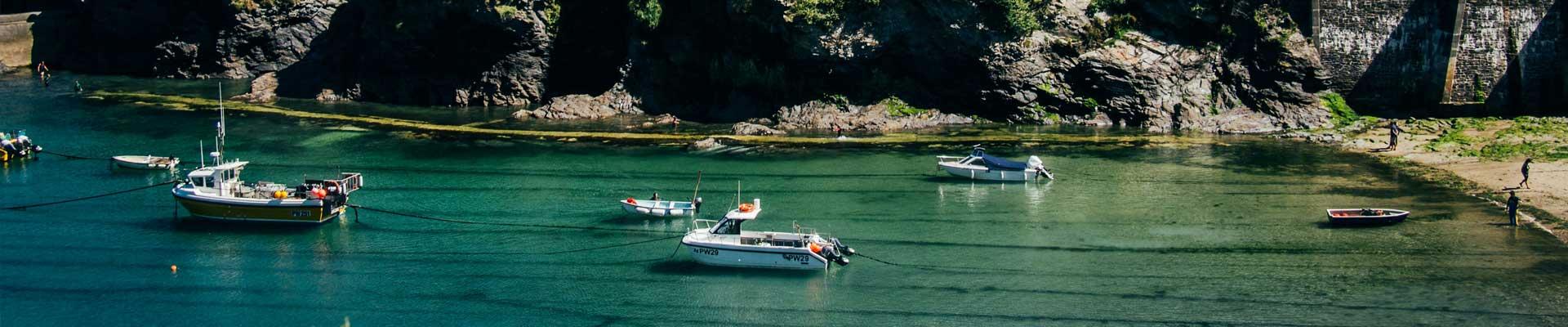 Large holiday cottages available near Port Isaac in Cornwall close to beautiful beaches & coastal walks suitable for families and group bookings who enjoy days at the beach and on the water