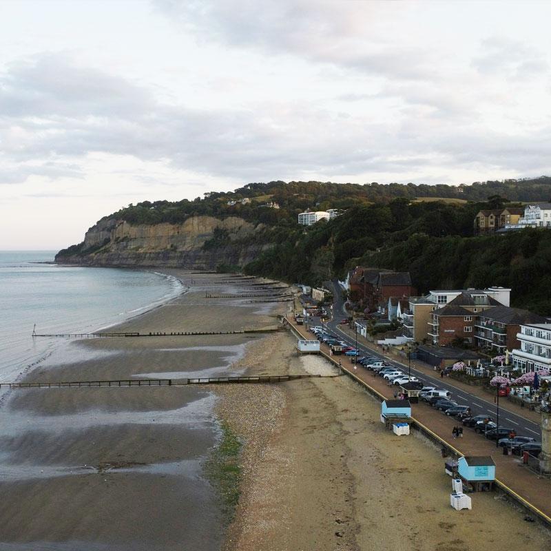 Find Large Cottages in Shanklin that Sleeps 8 or More
