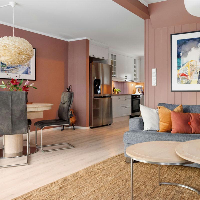 Find Large Cottages in South Zeal that Sleeps 8 or More