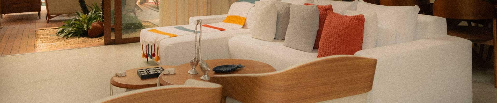 Large holiday cottages available near St Keverne in Cornwall close to beautiful beaches & coastal walks suitable for families and group bookings who enjoy days at the beach before heading back to large spacious living areas