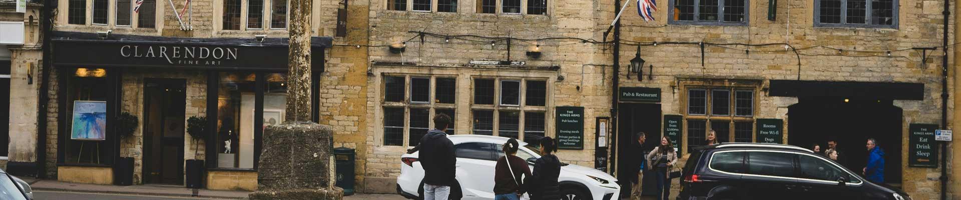 Large holiday cottages available in Stow on the Wold, Gloucestershire suitable for families and group bookings who enjoy a traditional town in Gloucestershire near to countryside walks