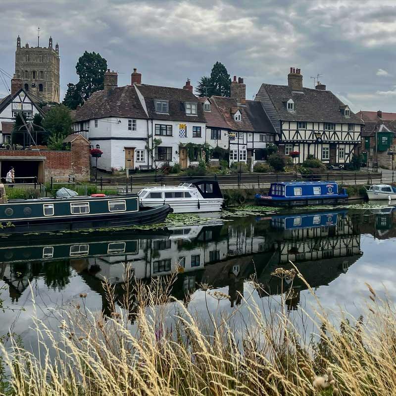 Find Large Cottages in Tewkesbury that Sleeps 8 or More