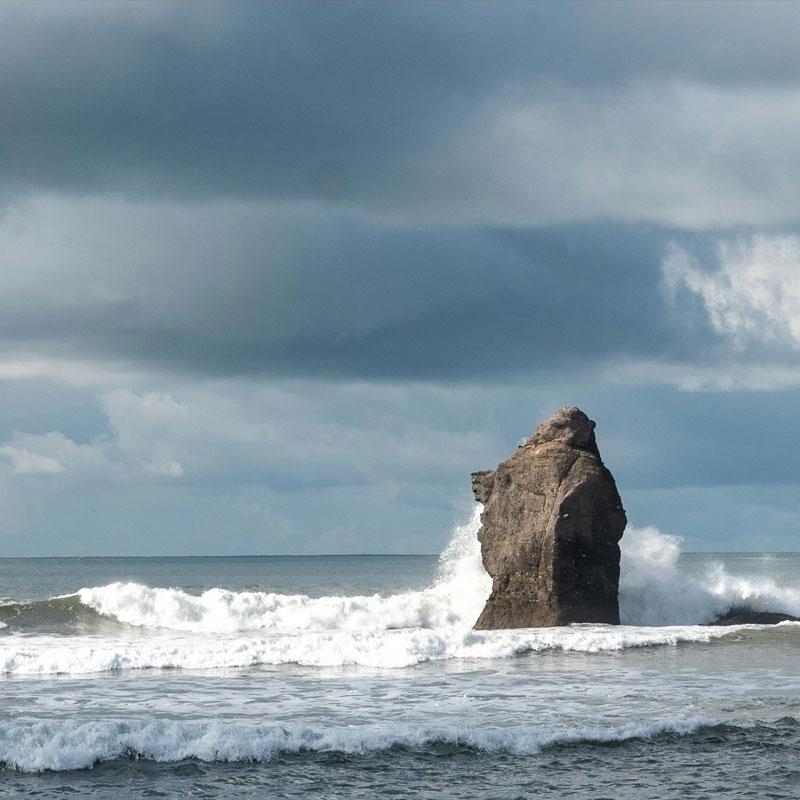 Find Large Cottages in Thurlestone that Sleeps 8 or More