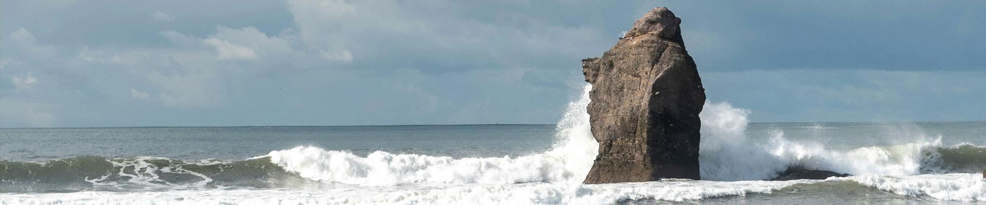 Large holiday cottages available in Thurlestone, Devon suitable for families and group bookings who enjoy seaside towns with great local beaches