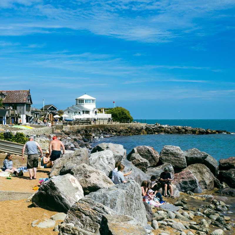 Find Large Cottages in Ventnor that Sleeps 8 or More
