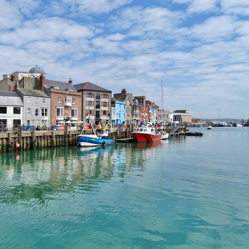 Find Large Cottages in Weymouth that Sleeps 8 or More