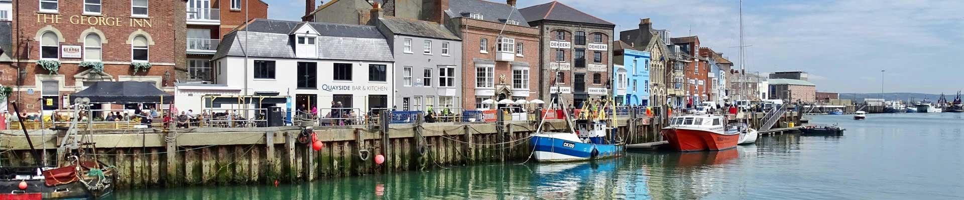 Large holiday cottages available in Weymouth, Dorset suitable for families and group bookings who enjoy traditional seaside harbourside holidays