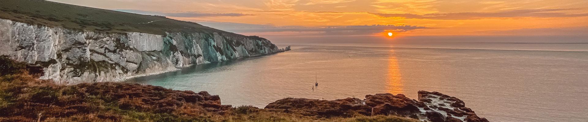 Large holiday cottages available on the Isle of Wight suitable for families and group bookings who enjoy coastal breaks on the south coast of England