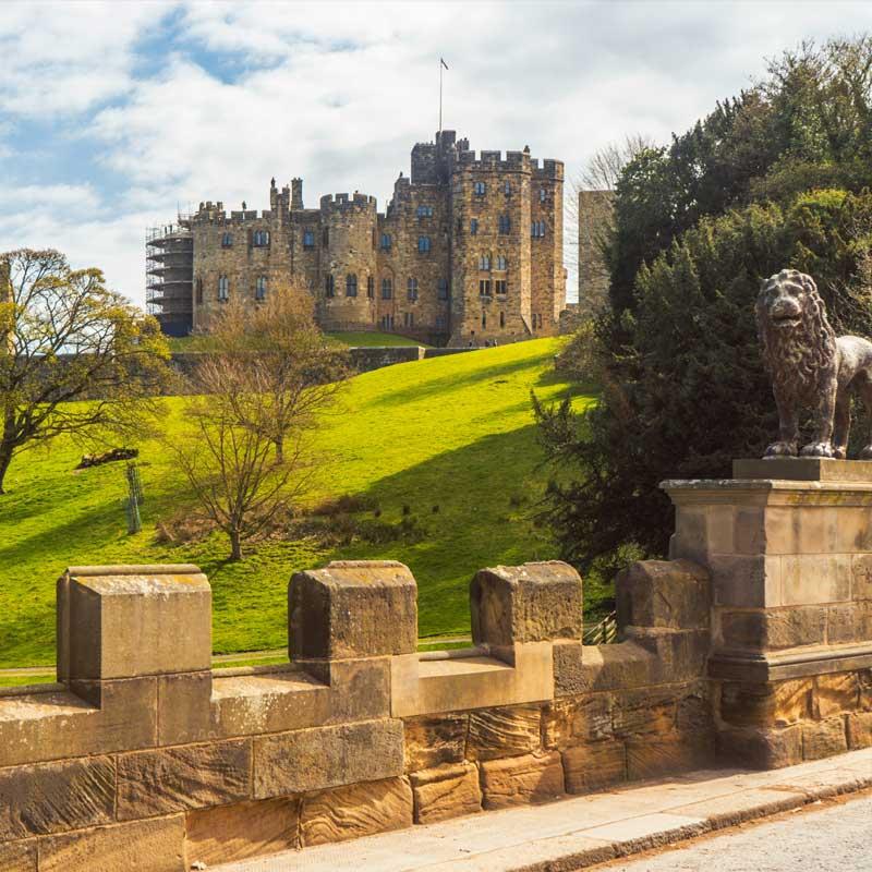 Find Large Cottages in Alnwick that Sleeps 8 or More