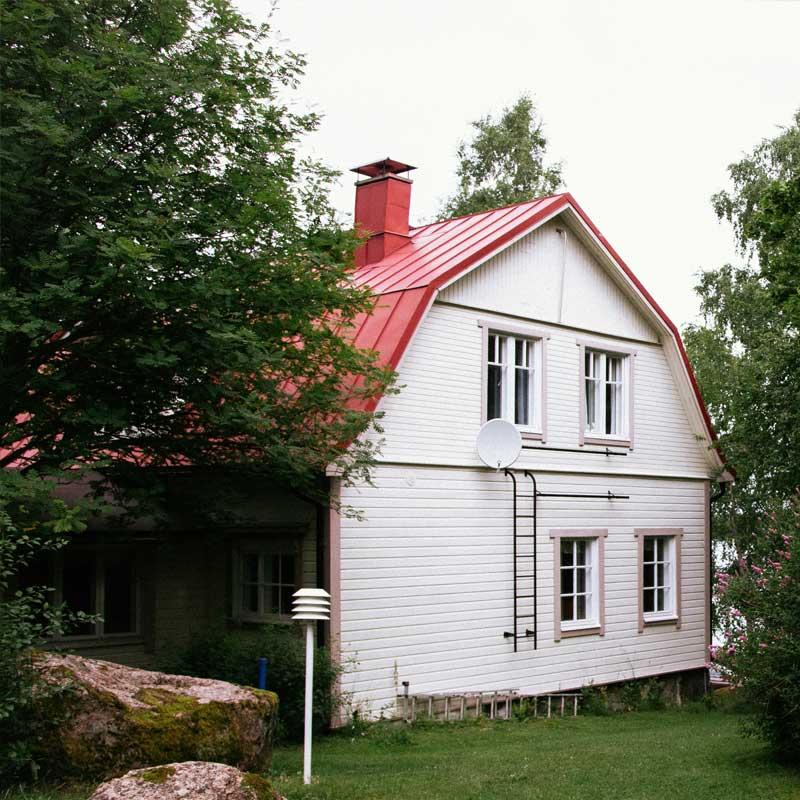 Find Large Cottages in Banff that Sleeps 8 or More